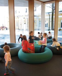 489px-Turku_main_library,_new_part,_children's_section